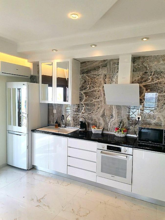 Lux Suite Sea Front Avra Pefkochori Bagian luar foto