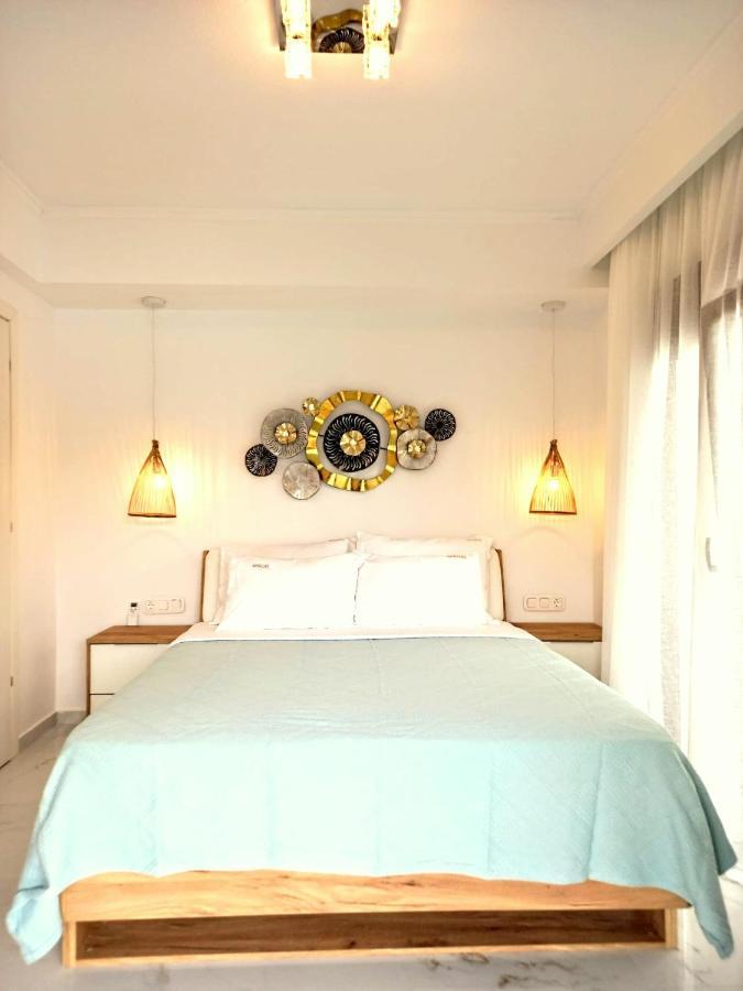 Lux Suite Sea Front Avra Pefkochori Bagian luar foto